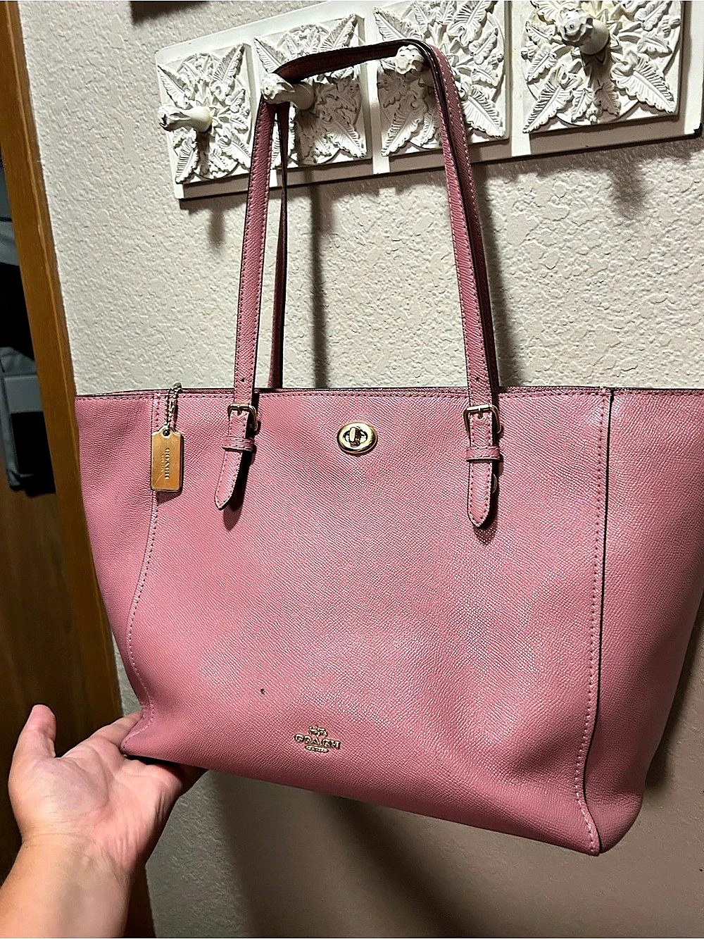 Authentic Coach City Tote in Crossgrain Leather with Turnlock Pink Tote